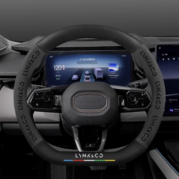 Bọc vô lăng Lynk & Co 06